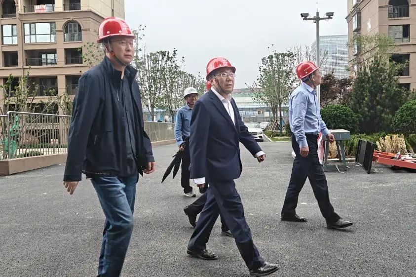 公司黨委書記、董事長李明華一行到煙臺項目、濰坊項目檢查指導(dǎo)工作.jpg
